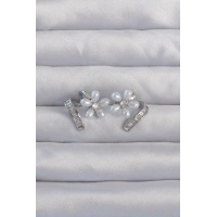 Pirinç Gümüş Renk Zirkon Taşlı Kıvrımlı İnci Çiçek Küpe