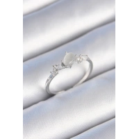 Pirinç Gümüş Renk Zirkon Taşlı Oval Beyaz Mineli Kadın Yüzük