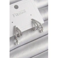 Pirinç Gümüş Renk Zirkon Taşlı Pençe Model İnci Detay Kadın Küpe