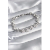 Pirinç Gümüş Renk Zirkon Taşlı Yonca Model VIP Seri Kadın Bileklik