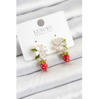 Pirinç Mineli Zirkon Taşlı Çiçek Model Sallantılı Çilek Detaylı Gold Renk Kadın Küpe