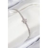 Pirinç Zirkon Taşlı Çiçek Model Gümüş Renk Kadın Bileklik