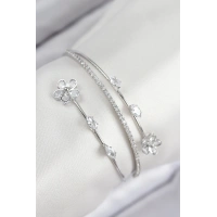 Pirinç Zirkon Taşlı Çiçek Model Gümüş Renk Kadın Bileklik