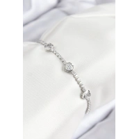 Pirinç Zirkon Taşlı Sıralı Kalp Model Gümüş Renk Asansörlü Kadın Bileklik