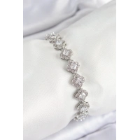 Pirinç Zirkon Taşlı Yonca Baget Model Gümüş Renk VIP Seri Kadın Bileklik