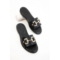 Toha Siyah Cilt Tokalı Terlik