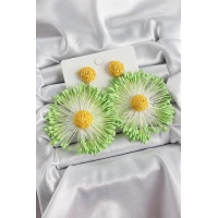 Yeşil Püsküllü Papatya Figürlü Hasır Örgü Model Gold Renk Kadın Küpe