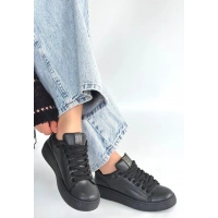 Yier Siyah Cilt Bağcıklı Spor Ayakkabı