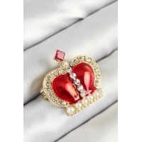 Zirkon Taşlı İnci Detaylı Kırmızı 3D Kraliçe Taç Figürlü Gold Renk Kadın Broş