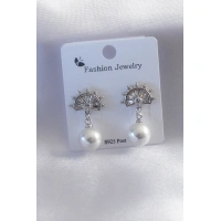 Gümüş Renk Zirkon Taşlı Sallantı İnci Model Kadın Küpe