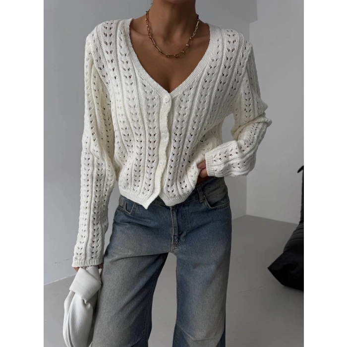 Küçük düğmeli küçük örgülü triko hırka beyaz