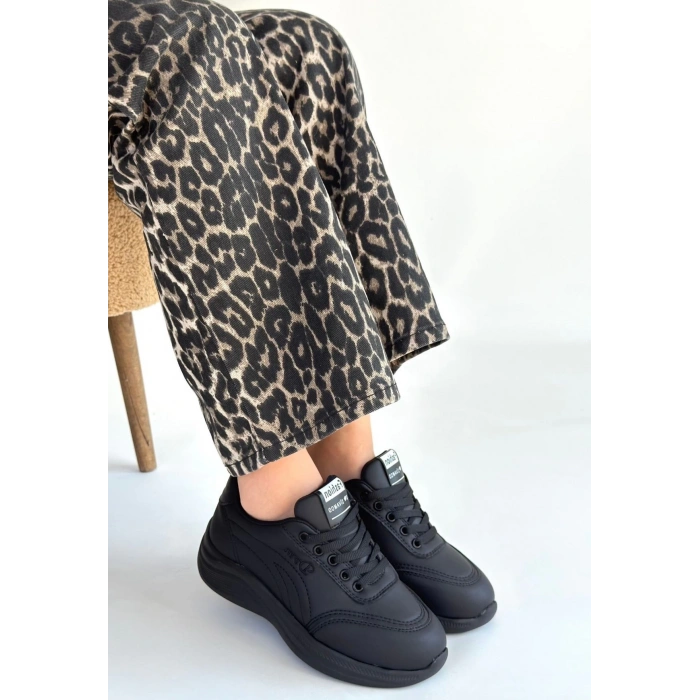 Yejja Siyah Cilt Bağcıklı Spor Ayakkabı