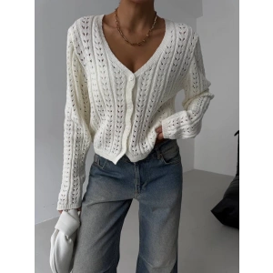 Küçük düğmeli küçük örgülü triko hırka beyaz