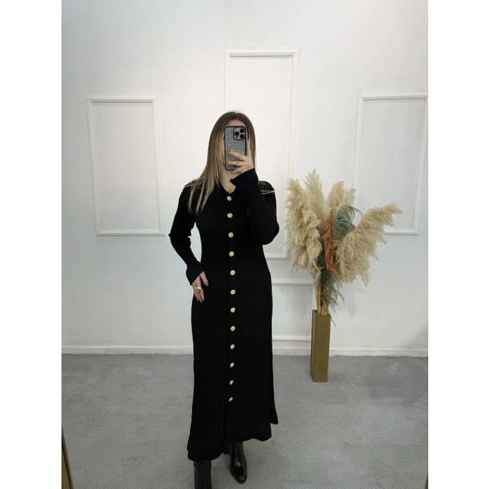 Gold Düğme Detaylı Pileli Triko Elbise