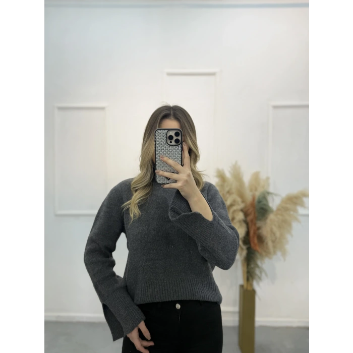 Yahrez Kolları Yırtmaçlı Triko Kazak