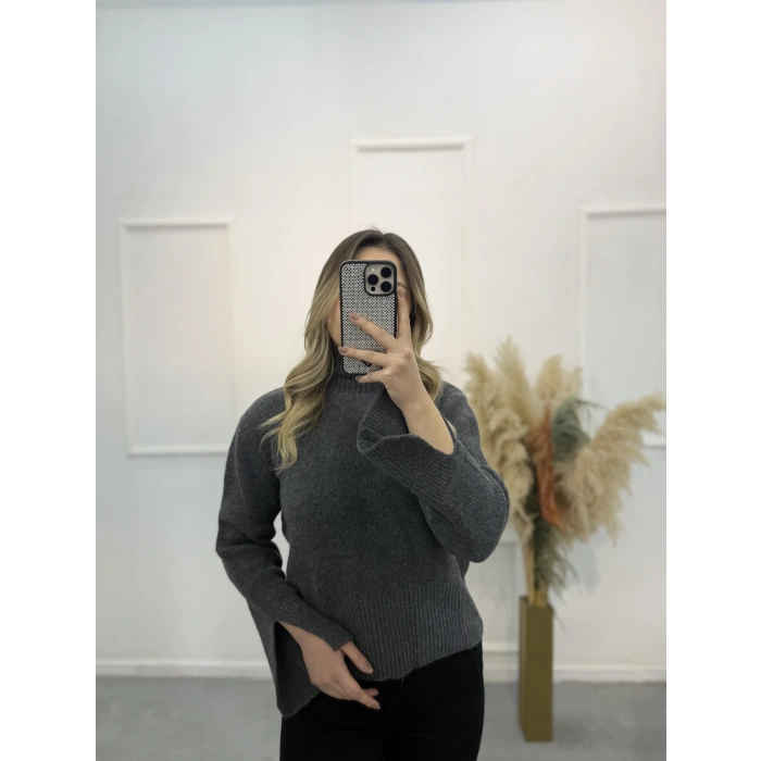 Yahrez Kolları Yırtmaçlı Triko Kazak