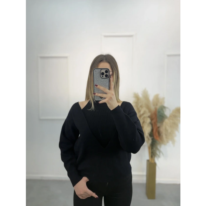 V Yaka İçi Atletli Triko Bluz