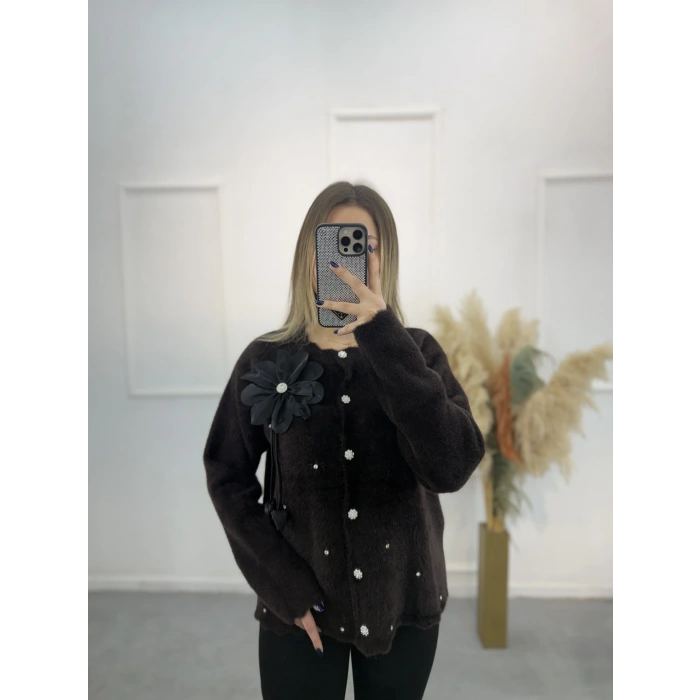 Çiçek Broşlu Taş Detaylı Sakallı Triko Hırka