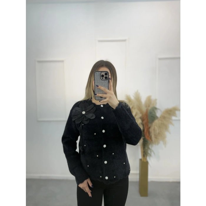 Çiçek Broşlu Taş Detaylı Sakallı Triko Hırka