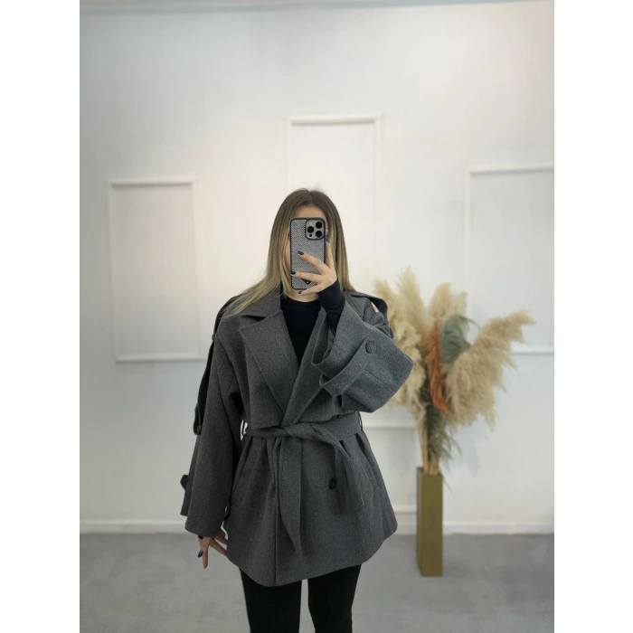 Duma Sırt Detaylı Kuşaklı Kaşe Kaban