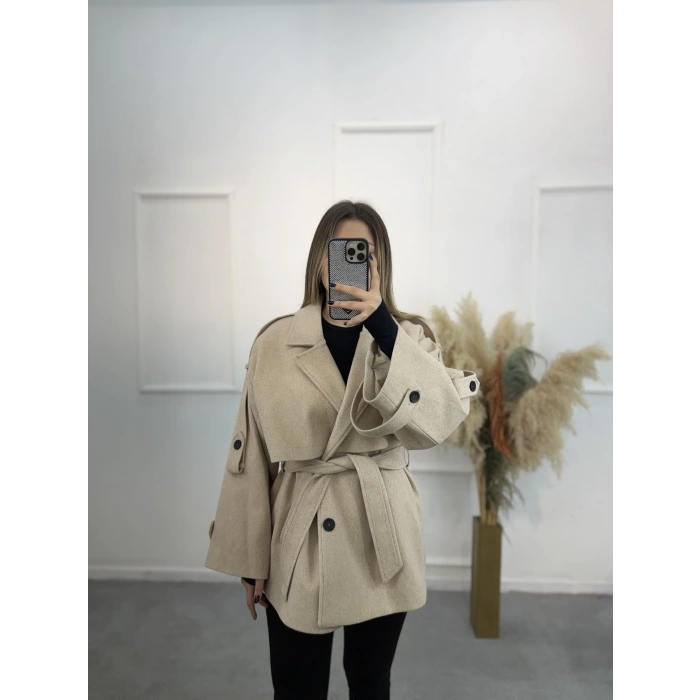 Duma Sırt Detaylı Kuşaklı Kaşe Kaban