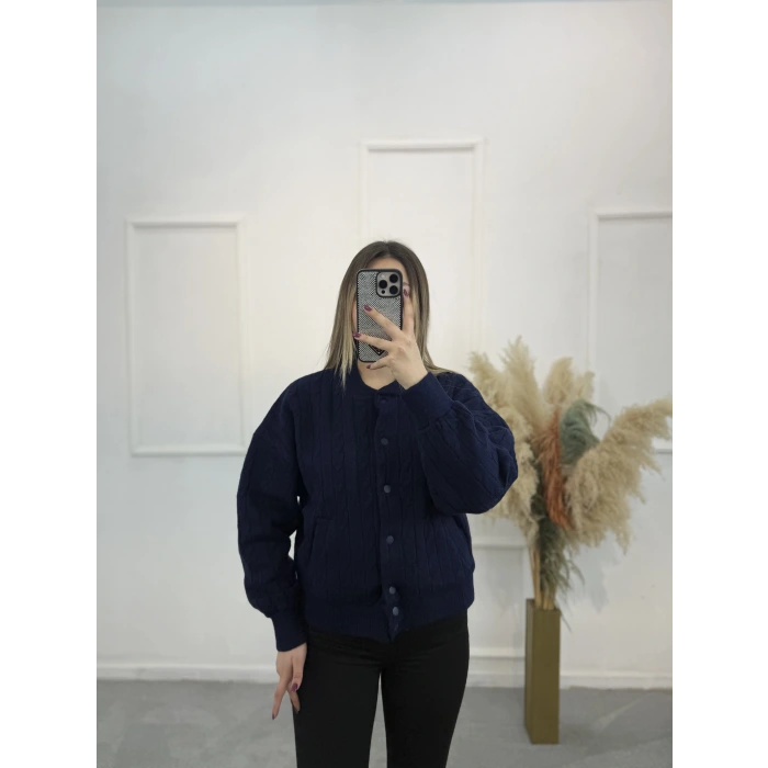 Vine Örgü Detaylı Çıtçıtlı Yün Hırka