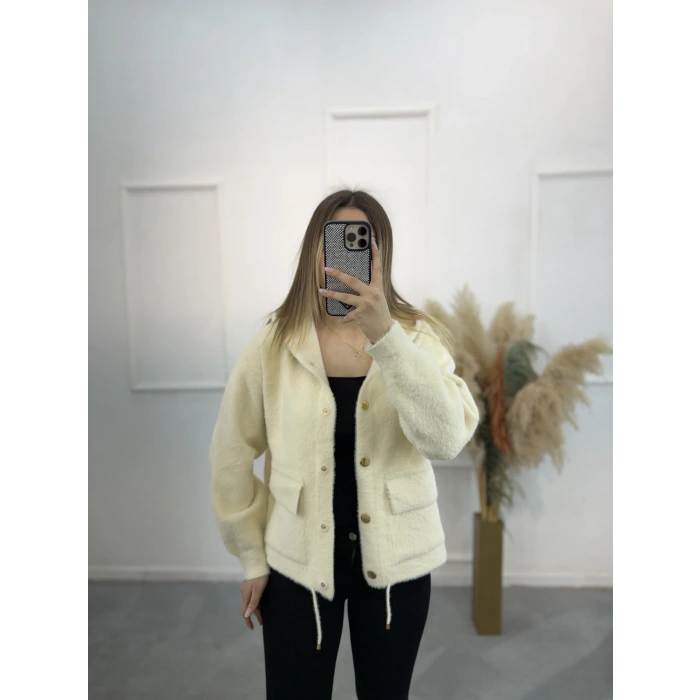 Bely Kapşonlu Triko Hırka