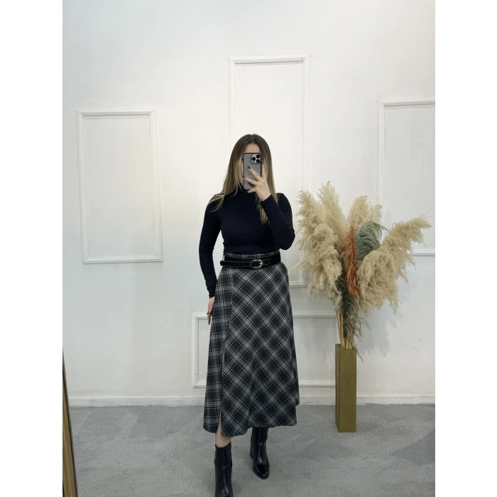 Mosa Yırtmaç Detaylı Ekose Etek