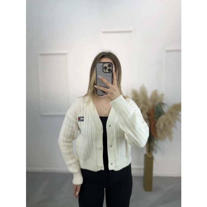 TH Arma Nakışlı Hırka