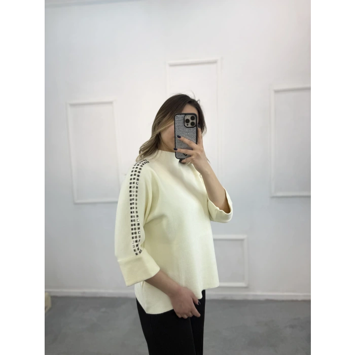 Korsman Taş Detaylı Kazak