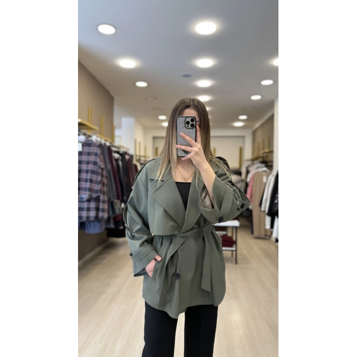 Per Düğme Detaylı Kısa Trençkot