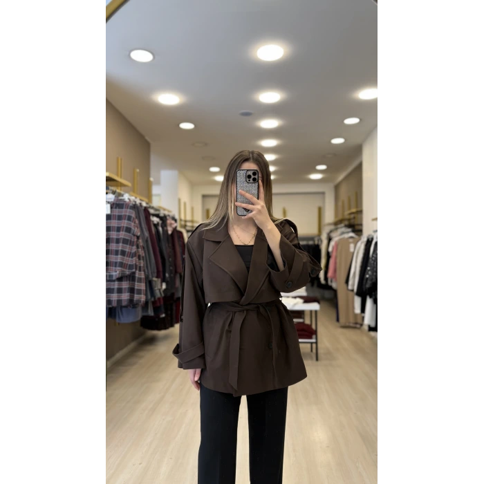 Per Düğme Detaylı Kısa Trençkot