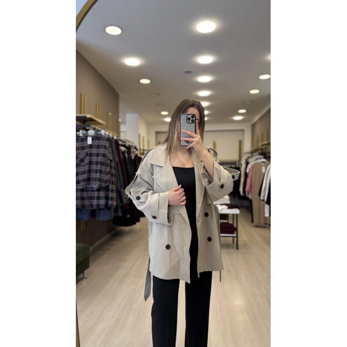 Per Düğme Detaylı Kısa Trençkot