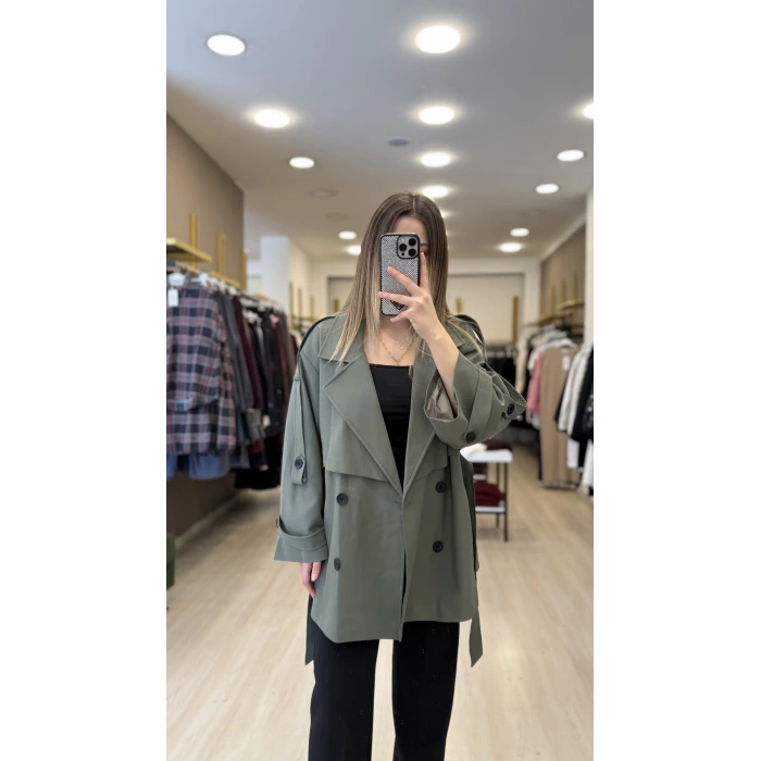 Per Düğme Detaylı Kısa Trençkot