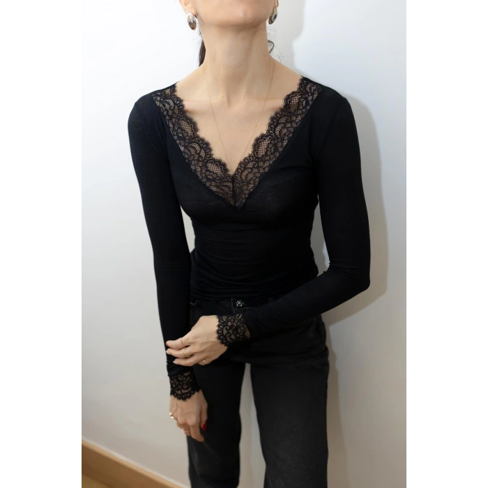 V Yaka Dantelli Bluz