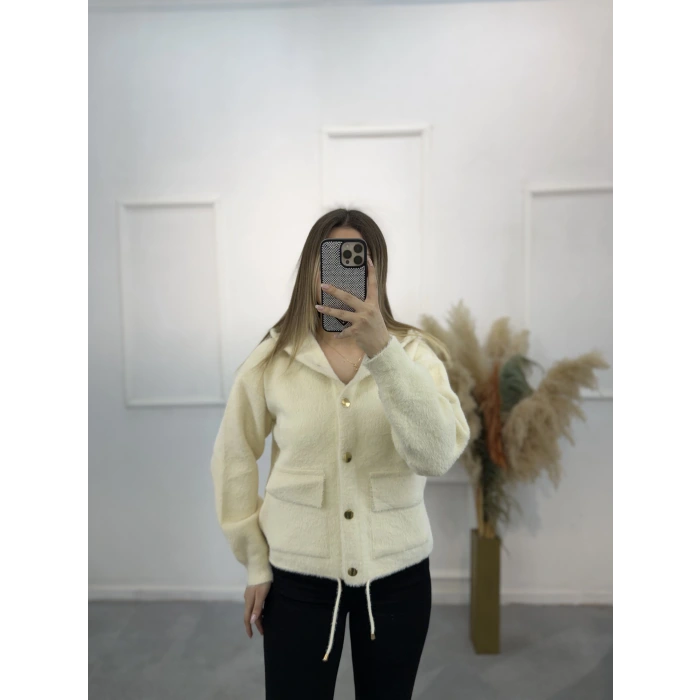 Bely Kapşonlu Triko Hırka