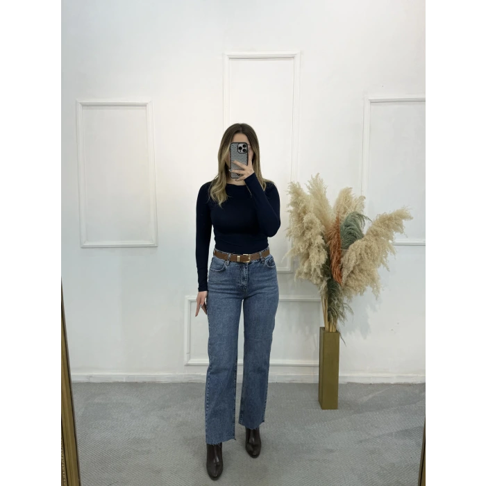 Newa Kemerli Likralı Kesik Paça Jean