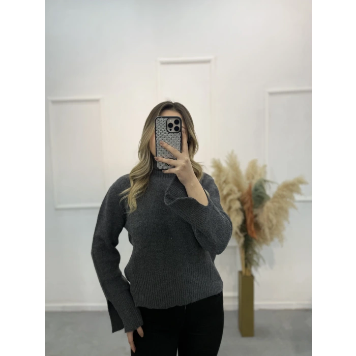 Yahrez Kolları Yırtmaçlı Triko Kazak