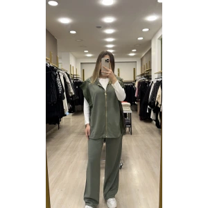 Vure Garni Detaylı Yelekli İkili Takım