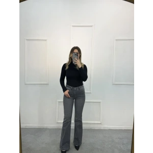 Deaf Likralı Dökme Taşlı İspanyol Jean