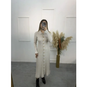 Gold Düğme Detaylı Pileli Triko Elbise