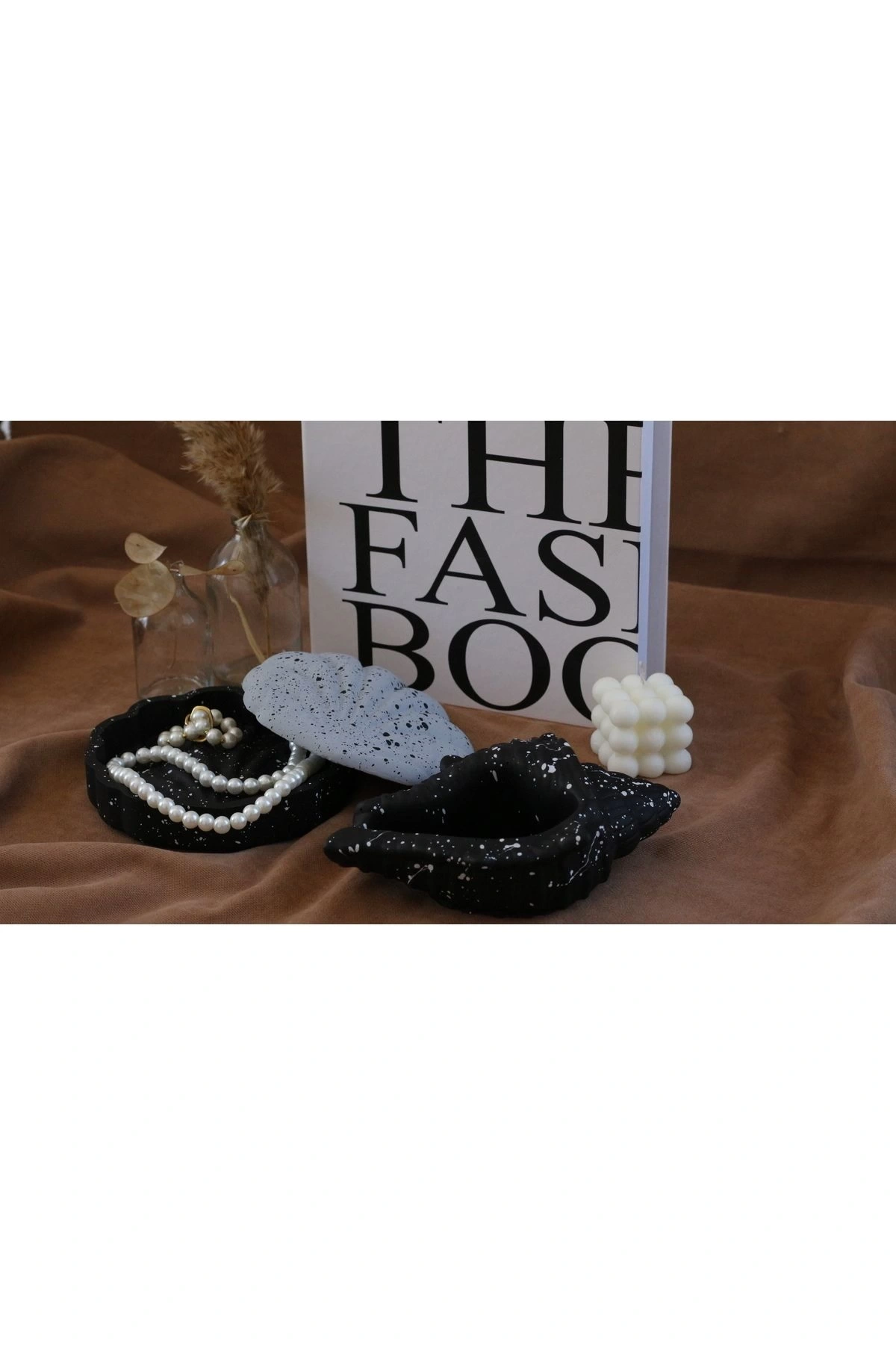 Deniz kabuğu şeklinde dekoratif vazo ve obje istiridye