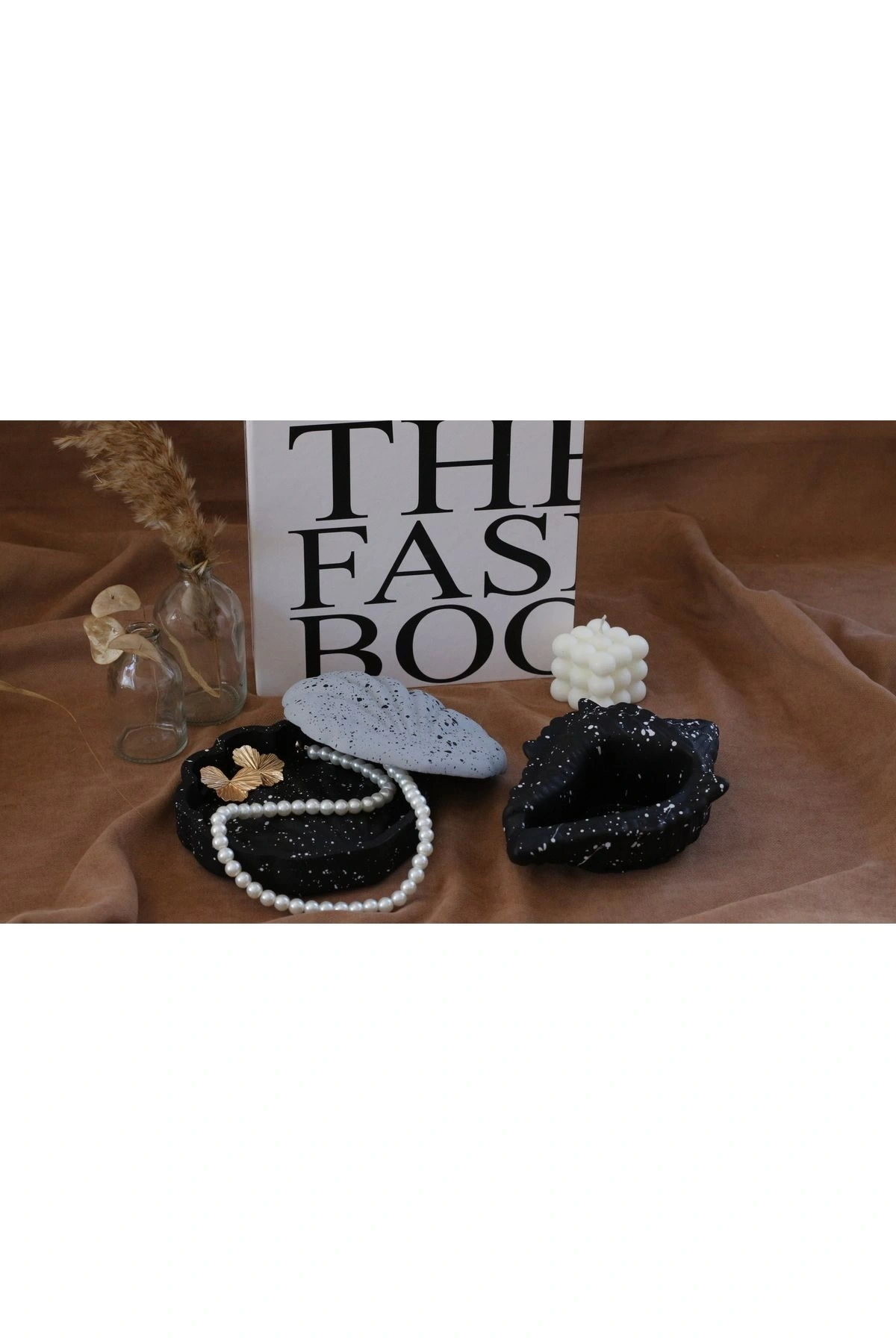 Deniz kabuğu şeklinde dekoratif vazo ve obje istiridye