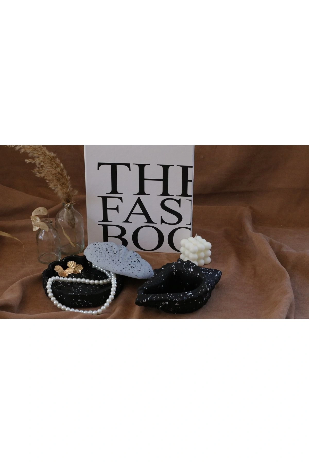 Deniz kabuğu şeklinde dekoratif vazo ve obje istiridye