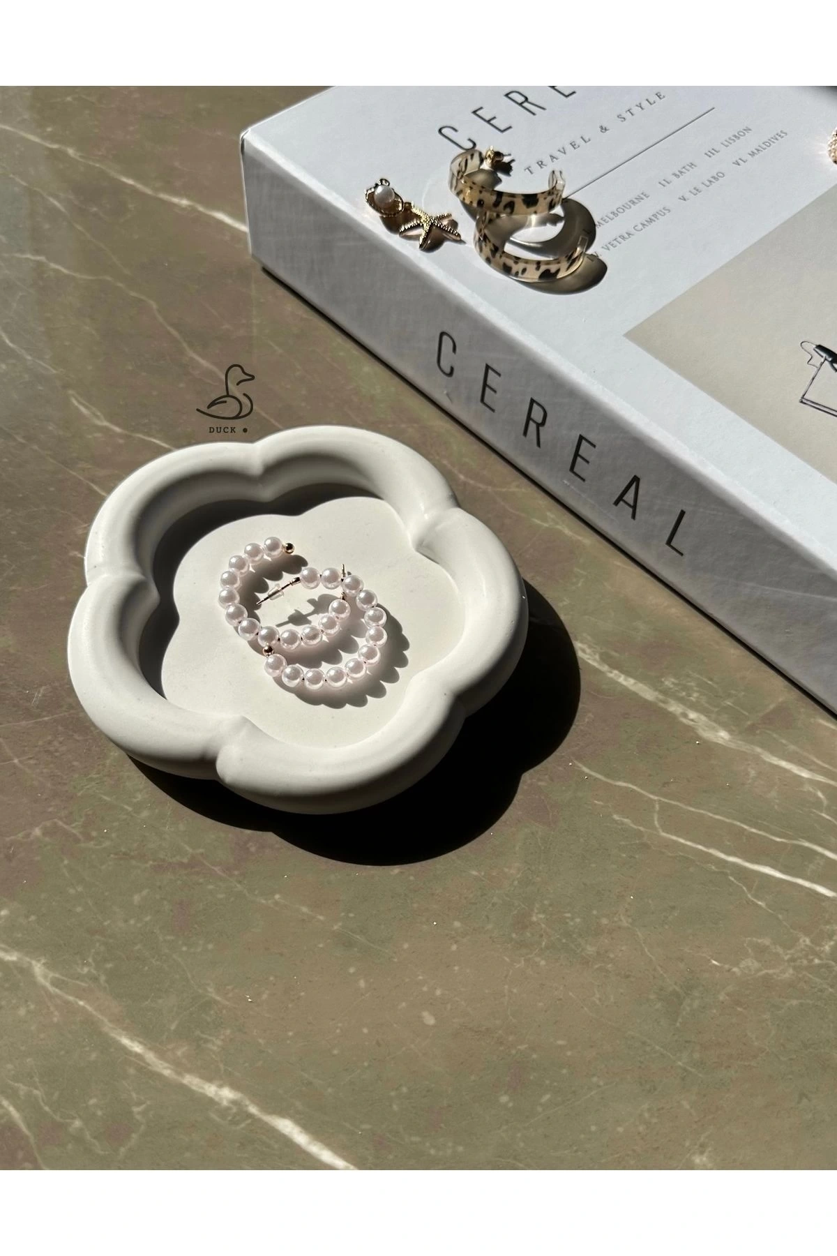 Bulut çiçek görünümlü dekoratif tabak