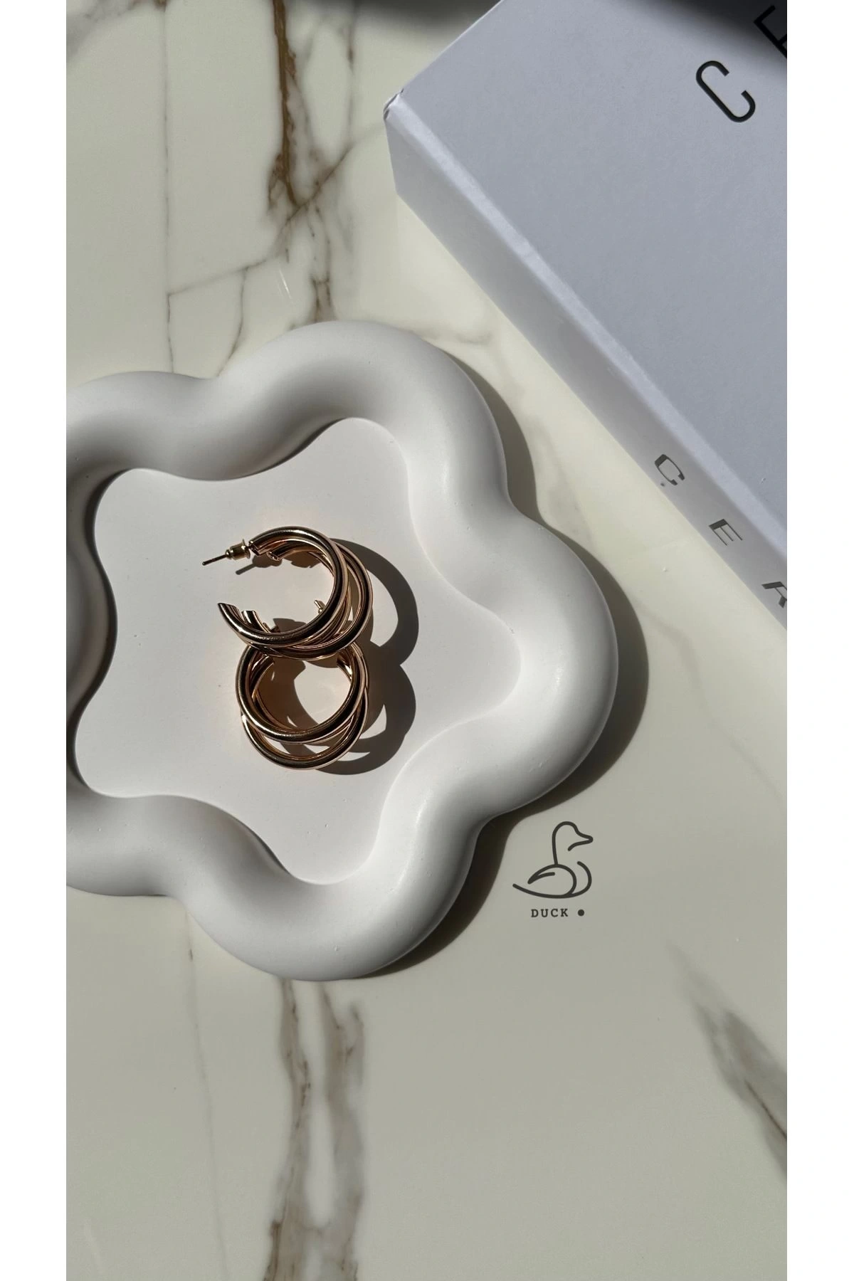 Çiçek şeklinde dekoratif tabak takı tabak