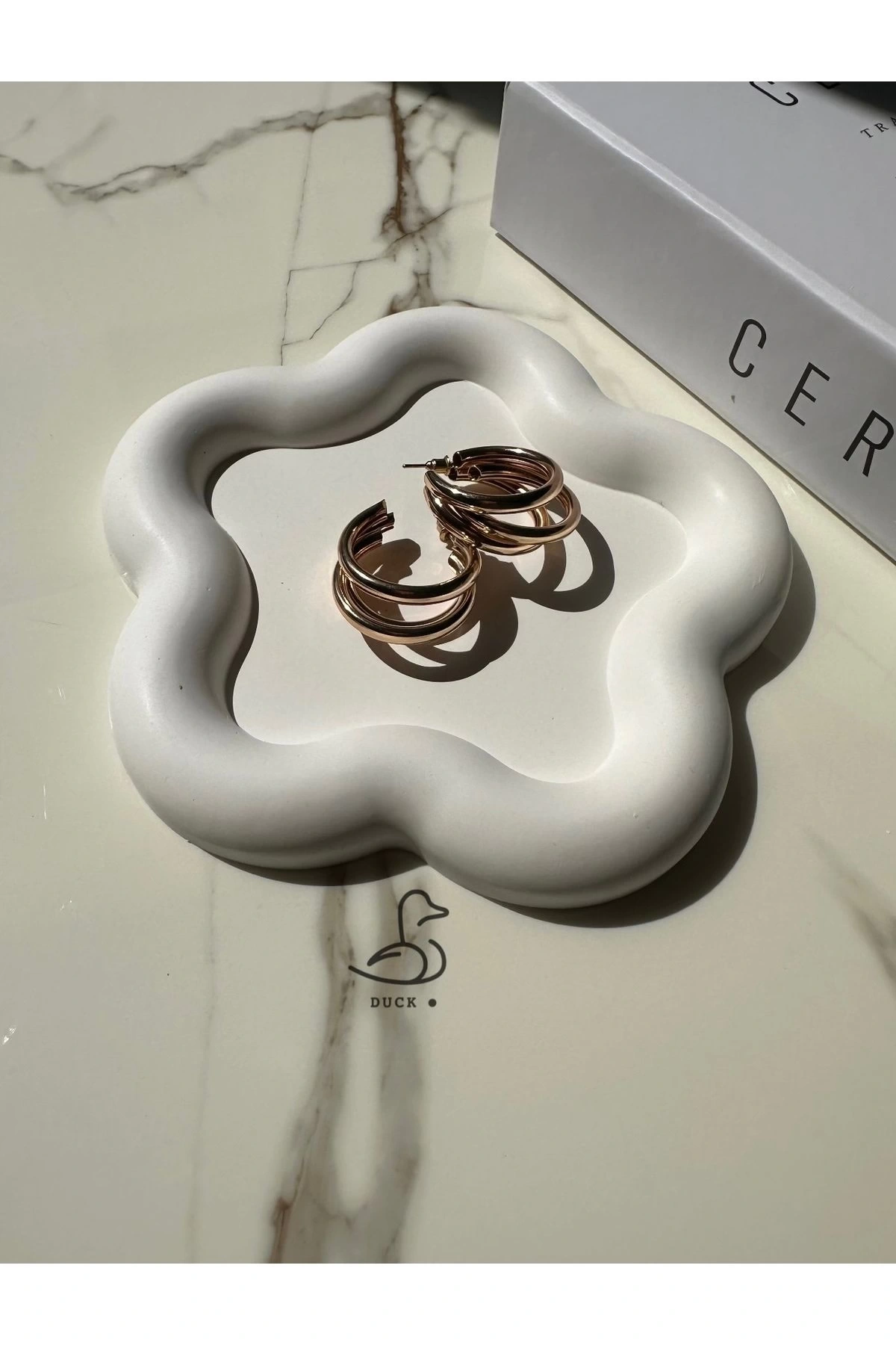 Çiçek şeklinde dekoratif tabak takı tabak