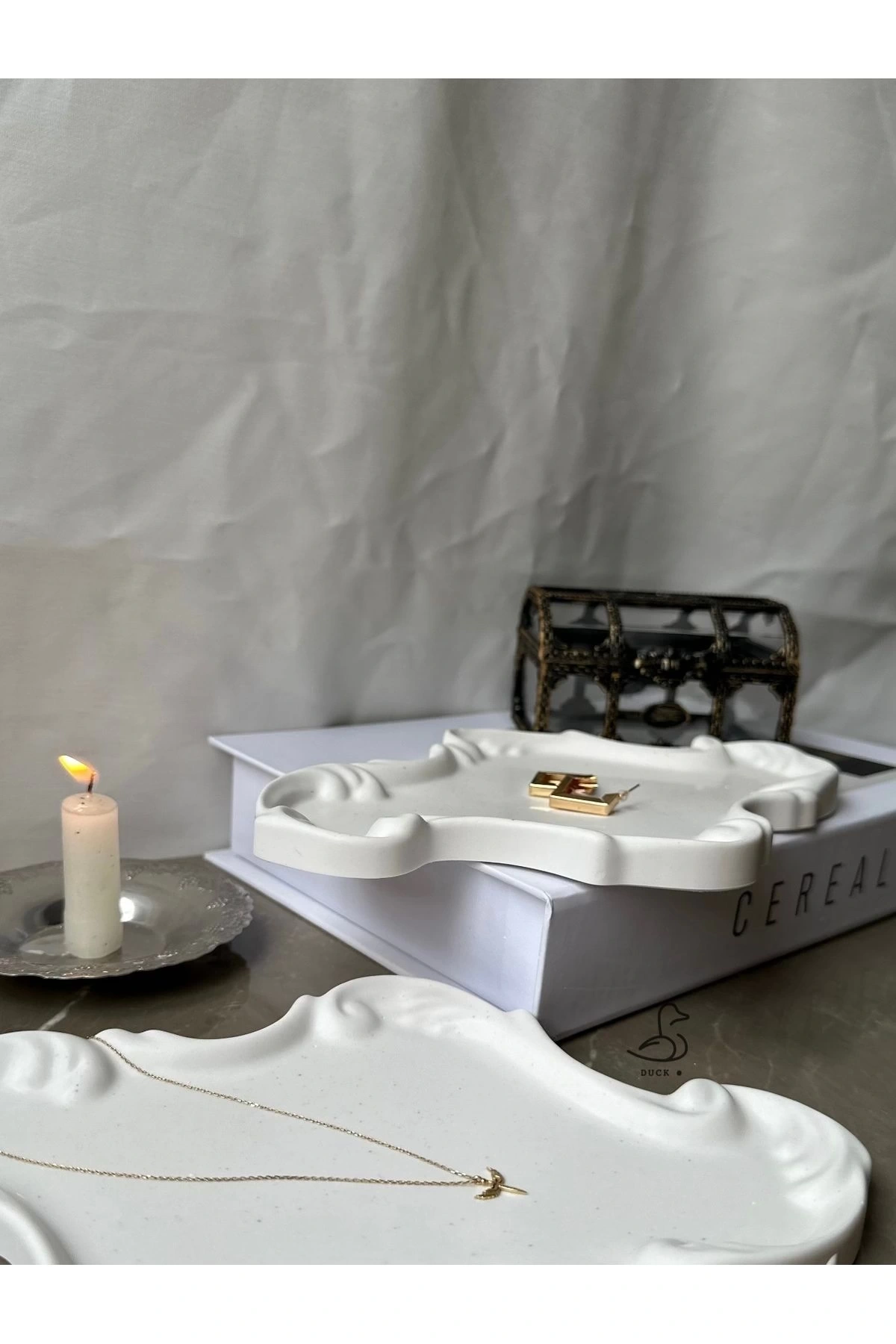 Dantel desenli dekoratif tabak