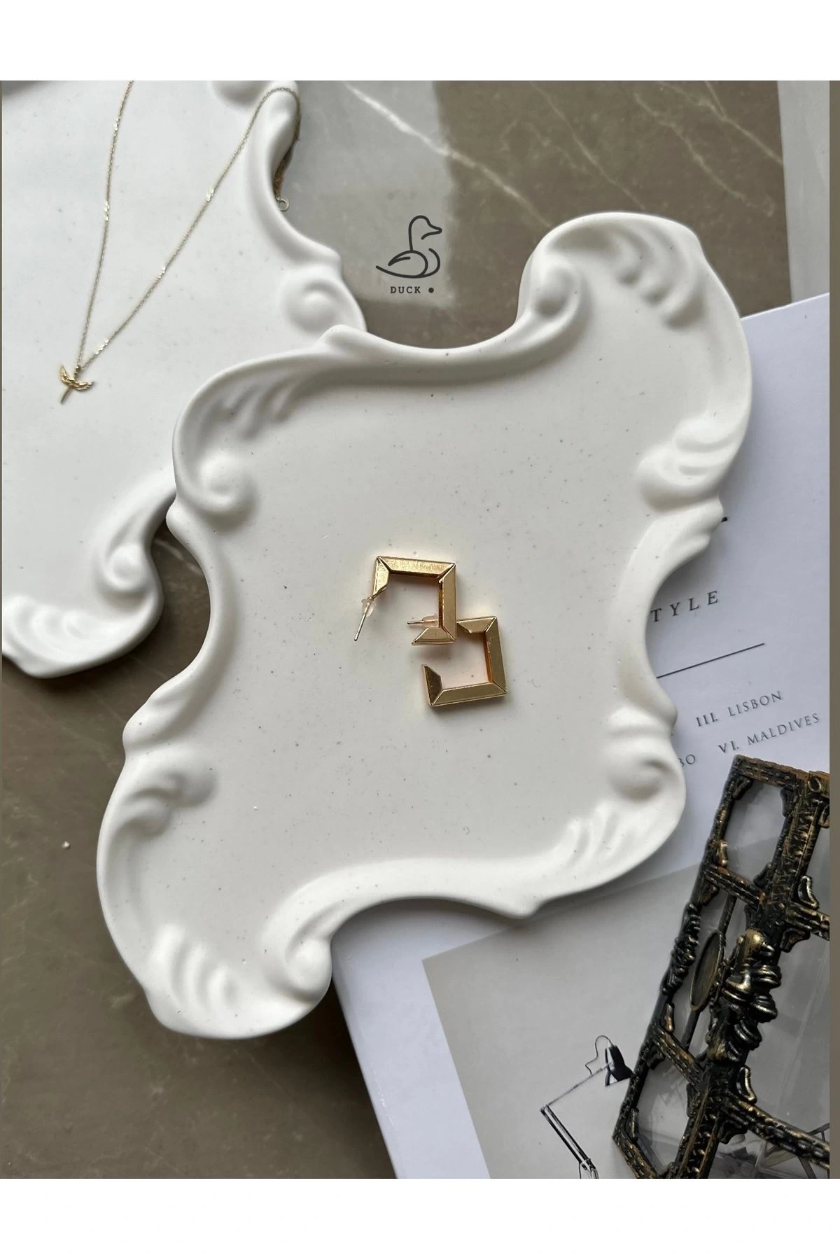 Dantel desenli dekoratif tabak