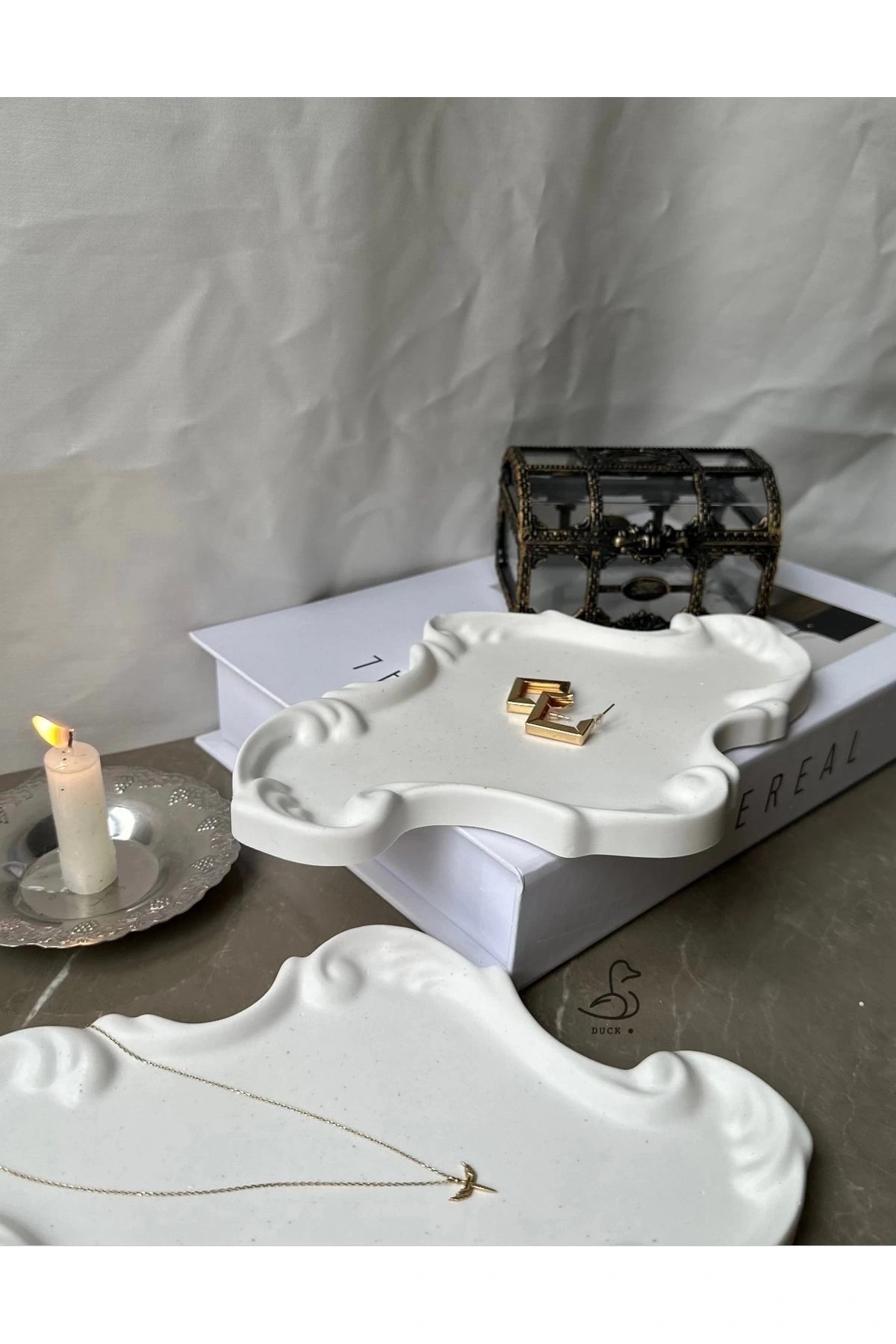 Dantel desenli dekoratif tabak